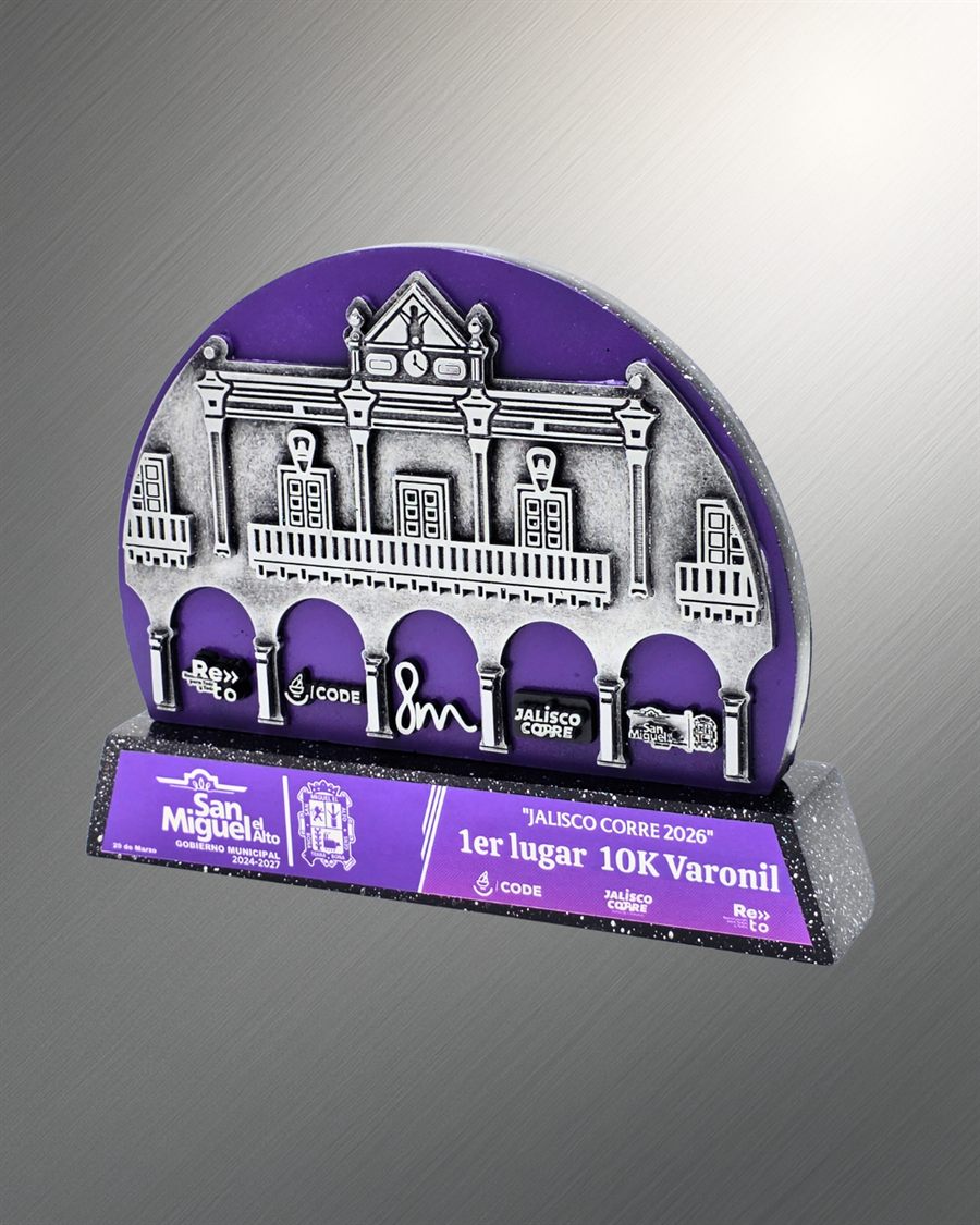 Resin award with relief by Alpuerta